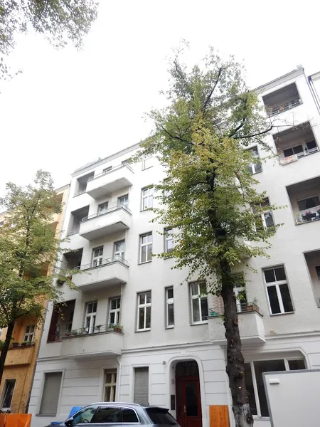 +++Schöne Altbauwohnung  - mitten im Neuköllner Kiez — photo 1